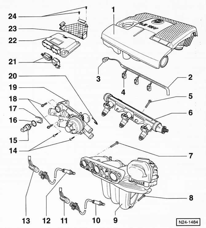 1 — верхняя крышка двигателя