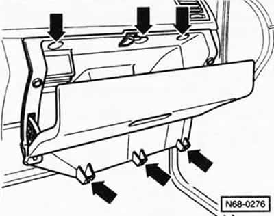 Remove the storage shelf on the passenger side next to the driver, see the relevant chapter above.