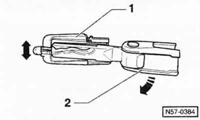 Изключете предавателния блок «1» и ключа «2». За да направите това, поставете отвертка в пролуката…