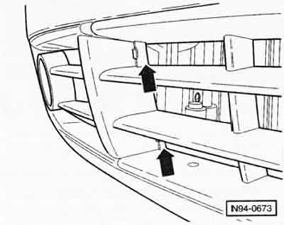 Внимание: Выполнять указания, приведенные в главе «Снятие и установка аккумуляторной батареи».