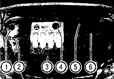 Фигура 38. Разположение на резервоарите и компонентите в двигателния отсек на превозно средство с…