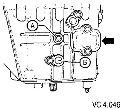 22. Do not remove the cover (arrow) when disassembling the gearbox.