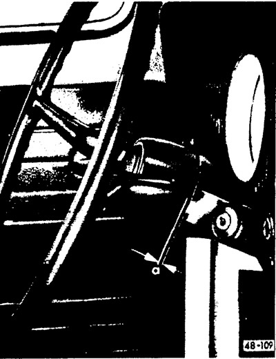 When the bushing is correctly positioned, there should be a gap of 2 to 4 mm between the steering…