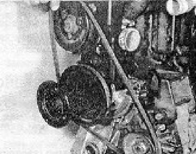 Рис.13. Ослабший или порвавшийся приводной ремень приведет к перегреву двигателя и проблемам с…