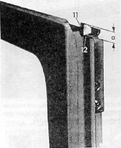 12.38. ábra. Felső reteszelőrúd beállítási ábrája (13. szakasz): 11 - Párkány; 12 - Rúdvezető…
