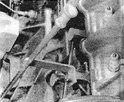 Снимка 4B.188. Горен монтаж на тръбата на маслоизмервателната пръчка.