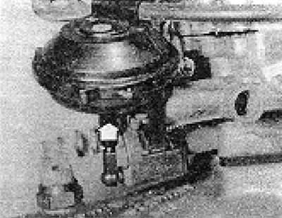 Photo 6B.47. Vacuum block rod - 2B6 carburetor (the arrow shows the direction of movement of the…