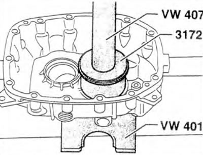 Figura 5.51b. Instalarea unui rulment cu bile folosind un extractor VW 407 și o placă 3172.