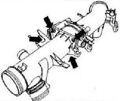 Выкрутить крепежные винты «стрелки».