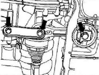 Открутить маятниковую опору «стрелки». Снять карданный вал.