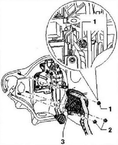 Затем открутить обе нижние гайки крепления «2» опорного кронштейна и снять опорный кронштейн.…