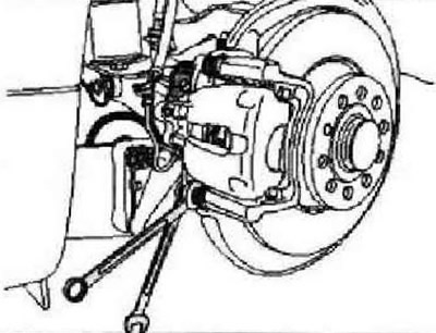 Снять колёса. Поршни стояночного тормоза необходимо утопить (установить в начальное положение) с…