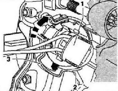 Инструкция: В целях наглядности блокировка лампы адаптивного освещения в держателе отражателя…