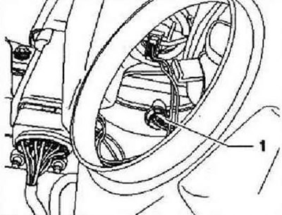 Выключить зажигание и всех потребителей электроэнергии, извлечь ключ зажигания. Снять заглушку «1».…