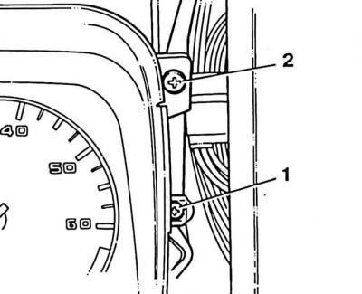6. Ако има такъв, откачете вала на скоростомера зад арматурното табло, като стиснете страничните…