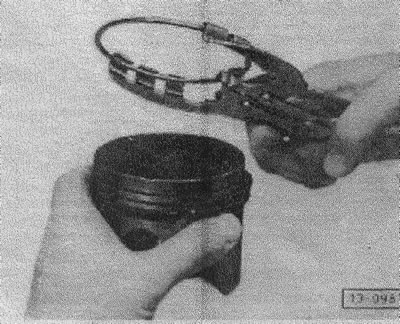 Указание: Если невозможно вытащить поршневой палец с помощью приспособления VAG 3091, значит при…