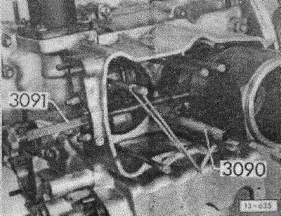 Подшипник шатуна должен быть обращен кверху «стрелка».