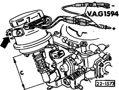Проверить расстояние «b» между рычагом дроссельной заслонки и выключателем дроссельной заслонки при…