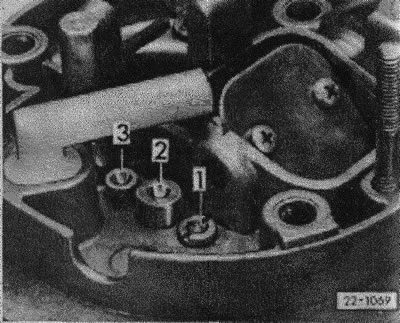 Верхние жиклеры в верхней части карбюратора: