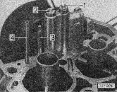 Нижние жиклеры в верхней части карбюратора: