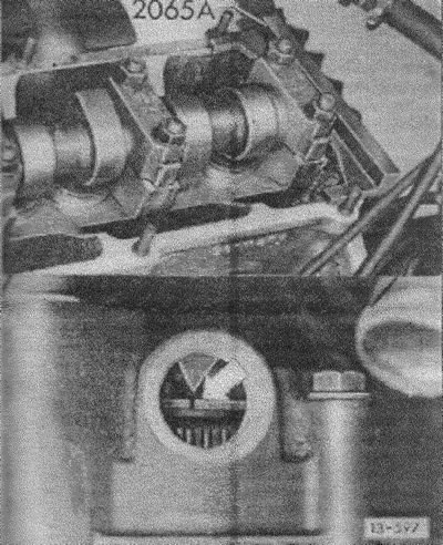 (13-597) коленчатый вал провернуть до мертвой точки для 1-го цилиндра. Для этого провернуть…