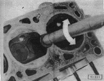 Внимание! Выпускные клапаны нельзя пригонять на токарных станках! Они могут быть только…