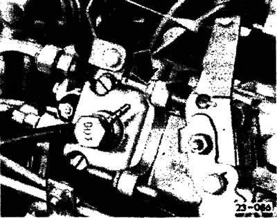 Выключить потребители тока (радио, свет).
