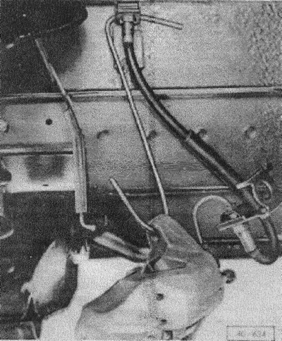 Внимание! Не откручивать тормозной шланг!