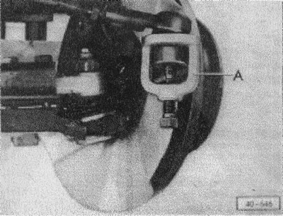 (40-634) подвесить тормозную подушку на крючке за конструкцию.