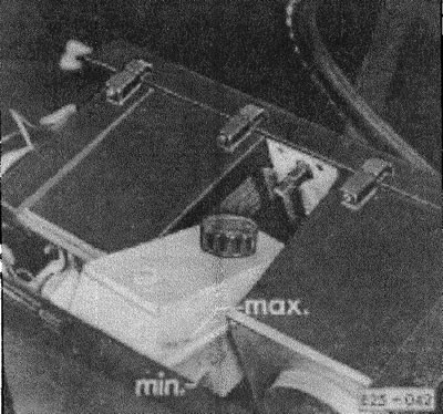 Винтовая пробка для общего заливочного отверстия имеет вентиляционную расточку, которая не должна…