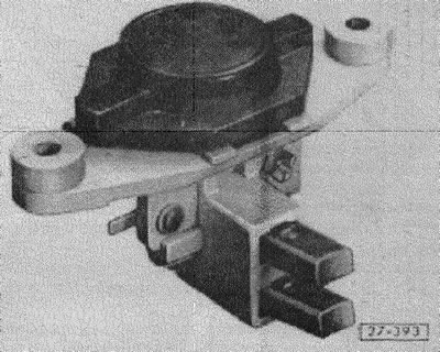 Od 1981 roku zaczęto stosować regulatory napięcia z wydłużonymi szczotkami węglowymi.